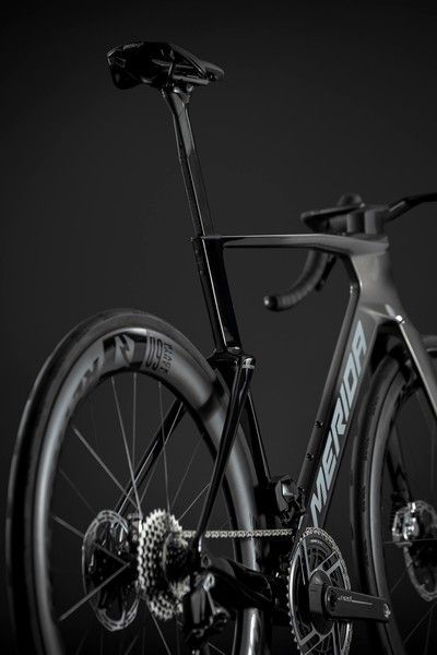 Merida REACTO 10K (2027) aero шосейний велосипед SRAM Red AXS 2x12, колір black/mineral gold, розмір M (174-185 см) A62711A00019 фото