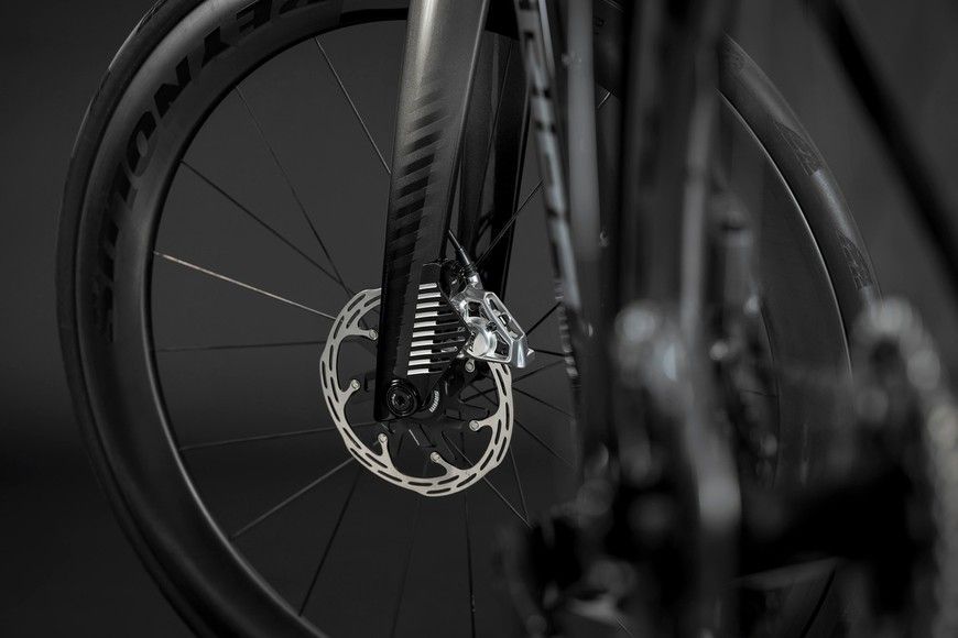 Merida REACTO 10K (2027) aero шосейний велосипед SRAM Red AXS 2x12, колір black/mineral gold, розмір M (174-185 см) A62711A00019 фото