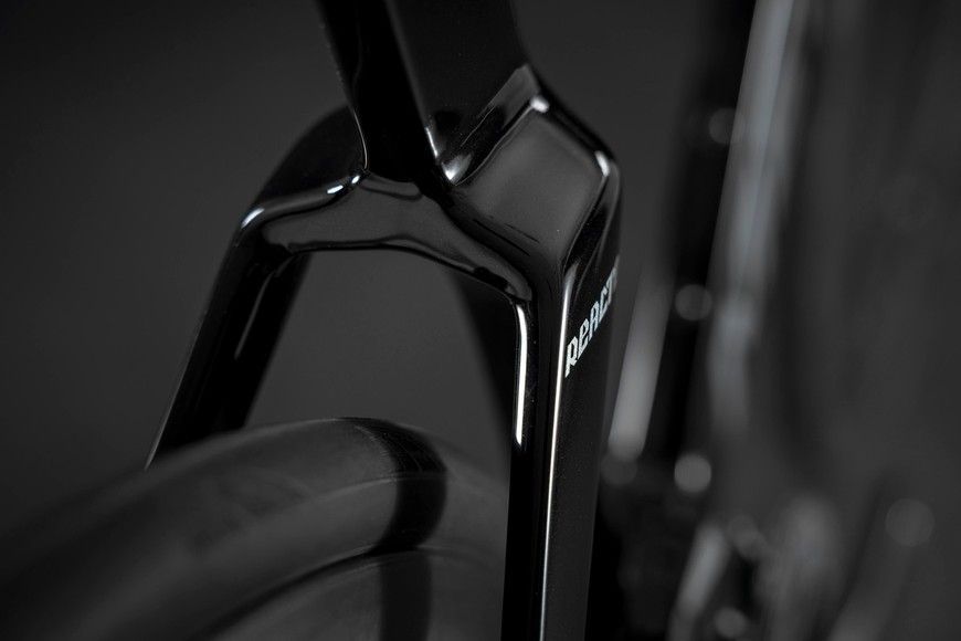 Merida REACTO 10K (2027) aero шосейний велосипед SRAM Red AXS 2x12, колір black/mineral gold, розмір M (174-185 см) A62711A00019 фото