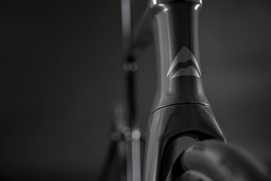 Merida REACTO 10K (2027) aero шосейний велосипед SRAM Red AXS 2x12, колір black/mineral gold, розмір M (174-185 см) A62711A00019 фото
